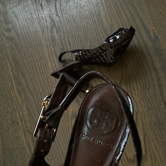 Tory Burch leather crocodile sling back heels / pumps - Picture 3 of 4